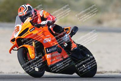 media/Dec-01-2025-Moto Forza (Mon) [[2daa91e15f]]/1-Advanced Group/Session 3 (Turn 3)/